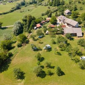 3 Rivers Camping pitches - bring your own tent or camper & Glamping hut, tent, hotel en Radovljica