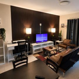 Spacious 1-BR Studio with Fast WIFI l Work-Friendly Stay, hotel a Paramaribo
