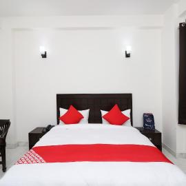 Hotel O The Primero Near Leisure Valley Park, hotel sa Gurgaon