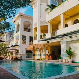 Montana Oceanside Mandalika,庫塔的飯店