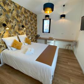La Maison Blanche 1 – hotel w mieście Bouguenais