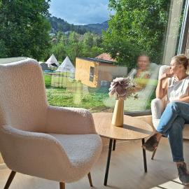 Pura Vida Mountain Glamping-tiny houses and tents, hotel a Moieciu de Jos
