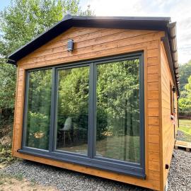 Ubytovanie Lišov 3 - Tiny House, hotel in Lišov