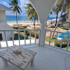 Kaleb's Beachfront Holiday Home, хотел в Малинди