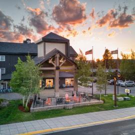 Gray Wolf Inn & Suites, hotel en West Yellowstone