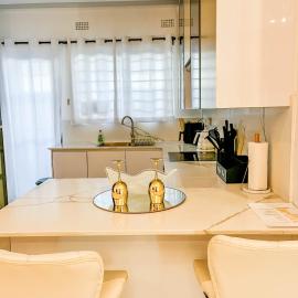 The Bella Villas Luxury Apartments، فندق في لوساكا