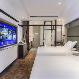 Manxin Hotel Qingdao Zhanqiao Railway Station – hotel w mieście Qingdao