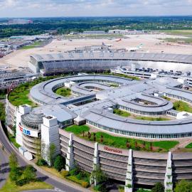 Sheraton Duesseldorf Airport Hotel، فندق في دوسلدورف