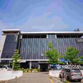Dreamotel Luxury Suites, hotel sa Kanjikode