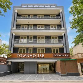 Townhouse Oak Udyog Vihar, hotel sa Gurgaon