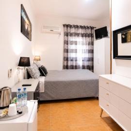 Alojamento Luso Espanhola Budget Rooms Elvas, hotel v destinácii Elvas