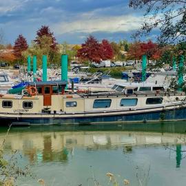 Péniche Mary, hotell i Reyssouze
