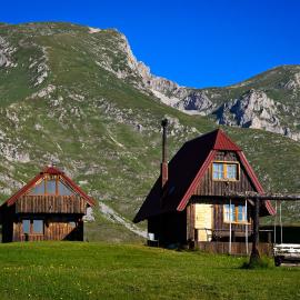 Maple village, hotel u Žabljaku