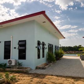 Guesthouse AngaLampoe, hotel din Lelydorp