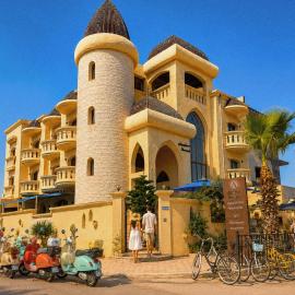 Laourient Apartments, Café & Restaurant - Bagdhadi, Mahdia, hótel í Mahdia