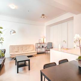 Family Retreat with Balcony in Meir, hotel en Amberes