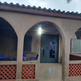 Maison Kayi Sarah Venunye, хотел в Adido Gomé