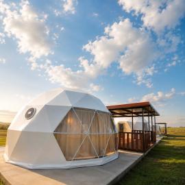 A dome yurt near Chinggis khaan Intl airport, hotel em Dzuunmod