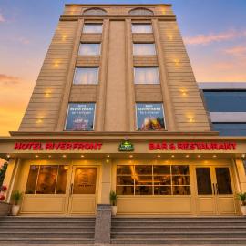 Hotel River Front, hotel sa Kota