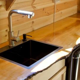 Tiny house Lugnet - forest and microfarm stay、セフレのホテル