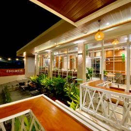 Viesnīca Edelweis Syariah Near Sultan Muhammad Kaharuddin Airport pilsētā Sumbava Besara