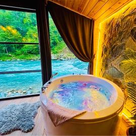 AYDER Diamond River - Luxury Bungalows & Chalets, hotel u gradu Çamlıhemşin