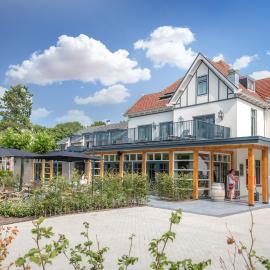 Romantik Badhotel Renesse, хотел в Ренесе