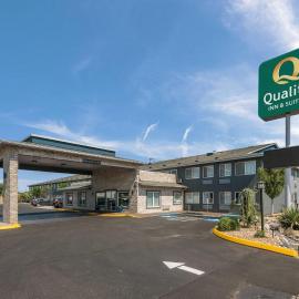 Quality Inn & Suites Kennewick Tri-Cities، فندق في كينويك