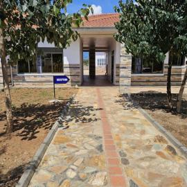 Ecorete Place, hotel en Moroto