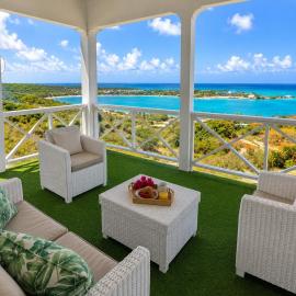 180 Ocean View Villa Casadino 3 Private Bedrooms Sleeps 8 AC Wi-Fi, hotell i Bats Cave
