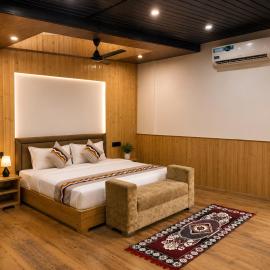 Hotel KMG Air Cooled,Zirakhpur Chandigarh ,Couple first choice ,verified hotel, hotel Zirakpur városában