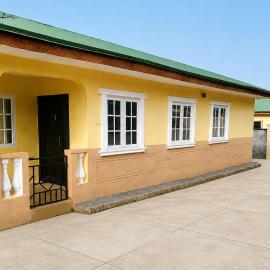 Rich Prec - A premium 3 bedroom serviced homestay in a serene and secure Estate, hotel din Ado Ekiti