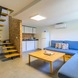 Old Town Guesthouses-Batroun, hotel v mestu Batroûn