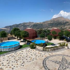 Sama Tannourine Dome Houses, hotel in Ḩārat al Fawqā
