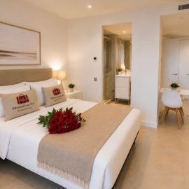 Gibraltar Luxe Stay 1002, מלון בגיברלטר