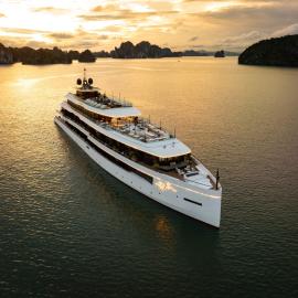 La SEN of the Bay Cruises, hotel a Hạ Long-öbölben