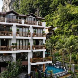 Amira Premium Lodge