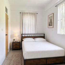 Tropikal Synergy, hotel en Portsmouth