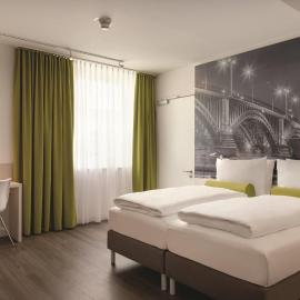 Super 8 by Wyndham Mainz Zollhafen, hotel en Mainz