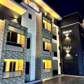 The Lofty-Zez Luxury Apartments, hotel Lekkiben