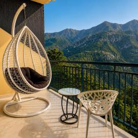 Hotel Himalayan Heaven - A Most Luxury & Best Mountain View Hotel In Mussoorie By lilly, hotel u gradu 'Mussoorie'