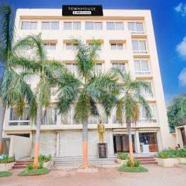 Townhouse Hillview Tirupati Formerly Hotel Looranova