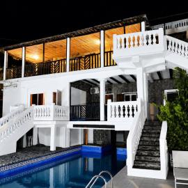 Al Camar Lodge, hotel v destinaci Ndzaouze
