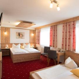 Pension Singer, hotel in Innsbruck