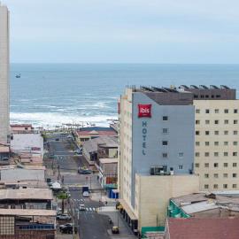 ibis Iquique，位于伊基克的酒店