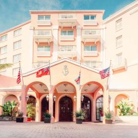 Hamilton Princess & Beach Club A Fairmont Managed Hotel، فندق في هاميلتون