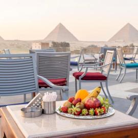 Nine Pyramids View Hotel, Hotel in Kairo