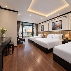 Ja Cosmo Premier Hotel