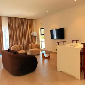 Scandinavian Living Lusaka, готель у місті Лусака
