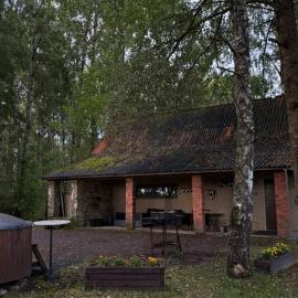 Hunter's Lodge, hotel v destinácii Ozolaine